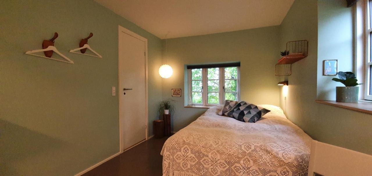 Bed and Breakfast Hos Molsgaarden Knebel Экстерьер фото